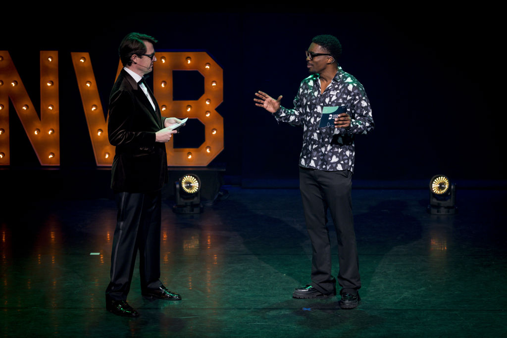 Eelco Dubbeling en Défano Holwijn presenteren de première van Blij dat je betaald hebt.